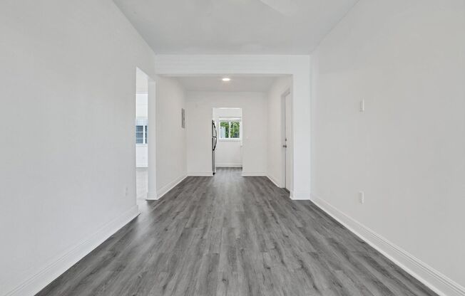 2 beds, 1 bath, 800 sqft, $2,000, Unit 14