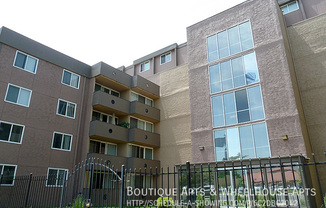 1945 Peoria St Apt