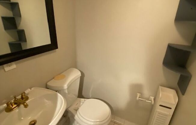 2 beds, 2 baths, 1,000 sqft, $1,650, Unit 29