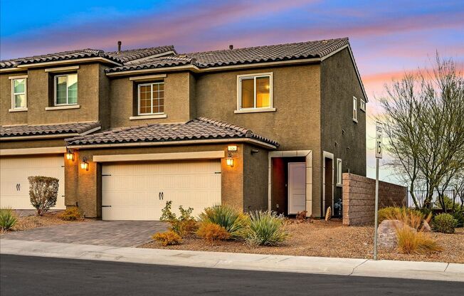 Henderson Townhouse With Views