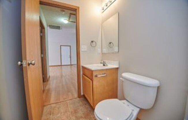 2 beds, 2 baths, 975 sqft, $1,115, Unit 412