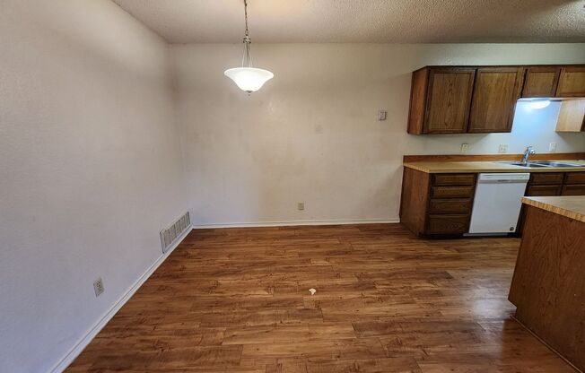Roomy 2 Bedroom Duplex in Fort Worth