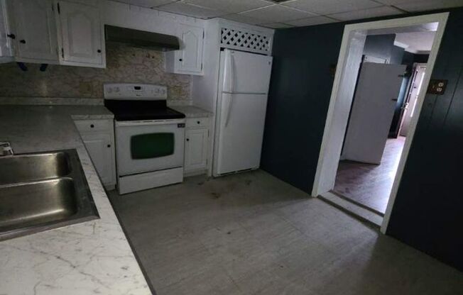 Come check out this cute and cozy house!