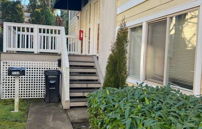 Townhouse Style Apartment for Rent! Walk to North Seattle College, Northgate and Green Lake.  New Kitchen and Baths!