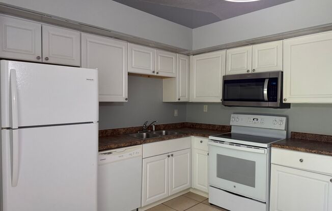 Ridgewood Ln, A