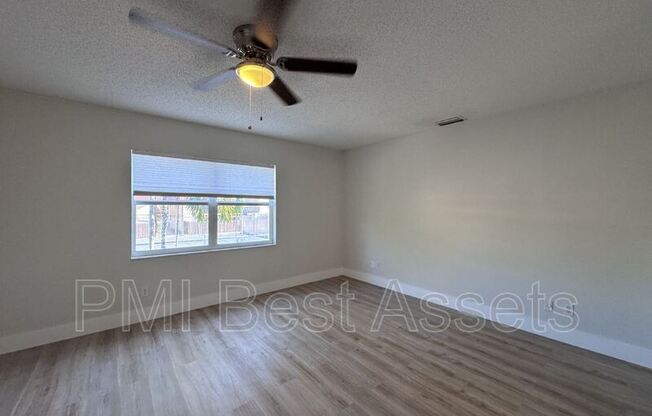 6520 SW 41 PL