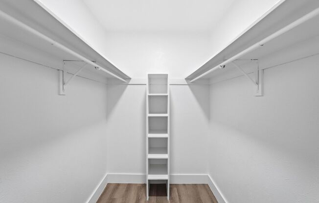 1 bed, 1 bath, 658 sqft, $1,345, Unit 180
