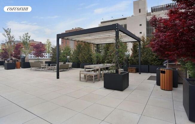 1 bed, 1 bath, 712 sqft, $5,250, Unit 602