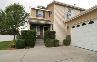 4 beds, 3.5 baths, $2,495