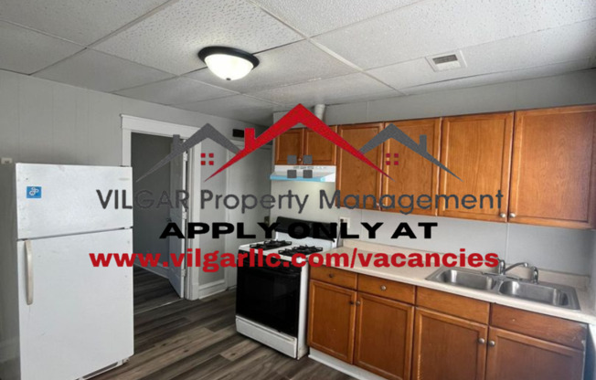 2 beds, 1 bath, $897, Unit 2F