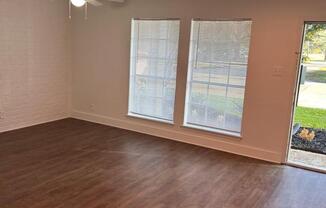 1 bed, 1 bath, 712 sqft, $845