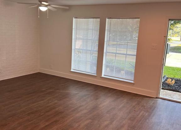 1 bed, 1 bath, 712 sqft, $845