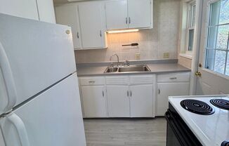 2 beds, 1 bath, 917 sqft, $950, Unit 3001 Grand Unit 2