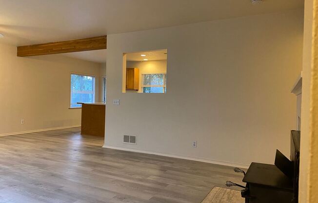 4222 W Crown