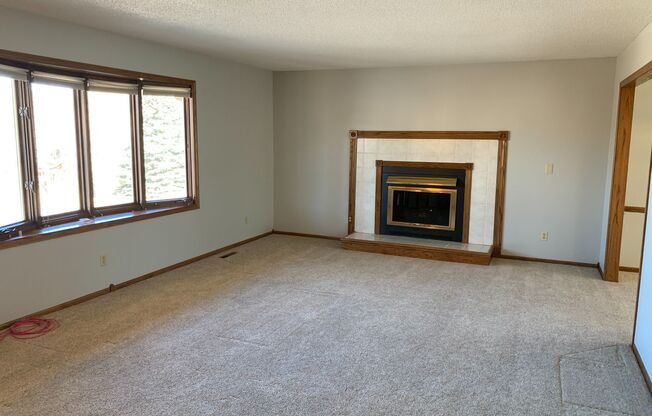 4 Bedroom, 3 Bathroom, 2 Car Garage Home on Quiet Cul-De-Sac for Rent