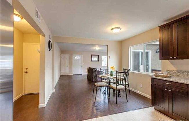 YOUR NEW HOME - IMPERIAL BEACH 3 bed / 2 bath Minutes to the beach!!