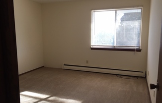 2 beds, 1 bath, 900 sqft, $1,100, Unit 214