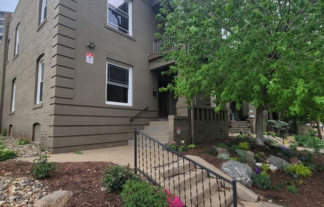 Beautiful Two Bedroom Townhome!