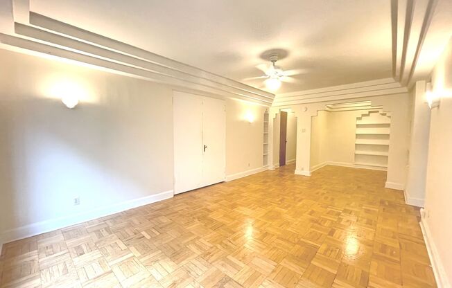1 bed, 1 bath, $1,075, Unit 204