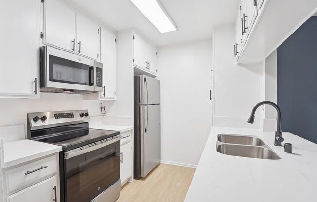 1 bed, 1 bath, 650 sqft, $1,748, Unit 118