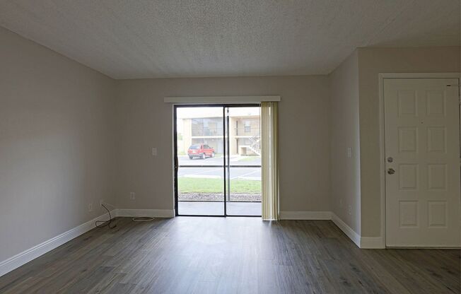 1 bed, 1 bath, 810 sqft, $1,350