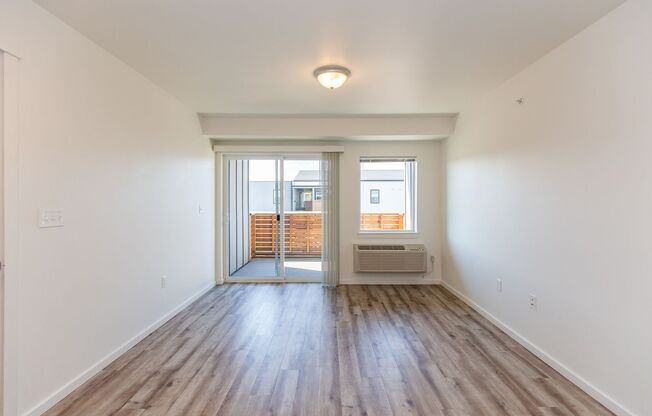 2 beds, 1 bath, 838 sqft, $1,645, Unit 116-104