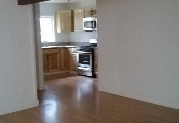 3 beds, 2 baths, $2,900