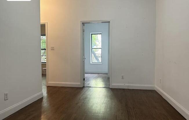 215 E 4 ST