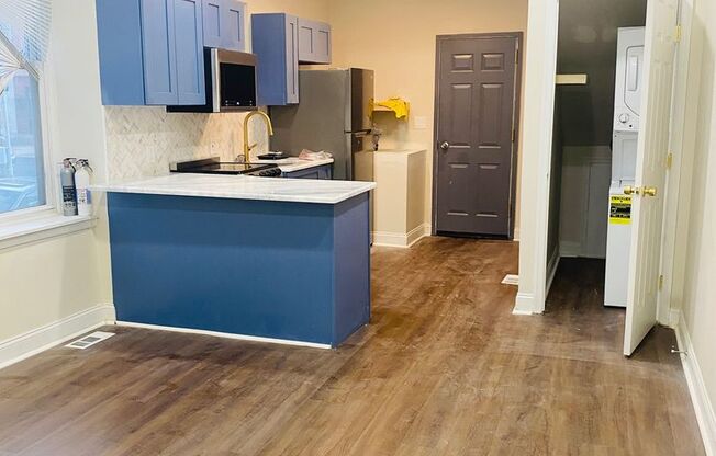 NEWLY RENOVATED 2BD/1BA IN THE HEART OF FAIRMOUNT