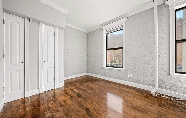 424 E 9th Street