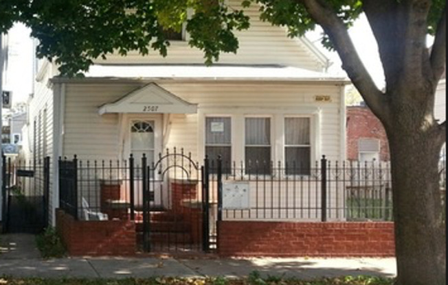 2507 N Lotus