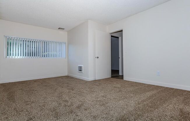2 beds, 1 bath, 875 sqft, $2,416, Unit Unit 28