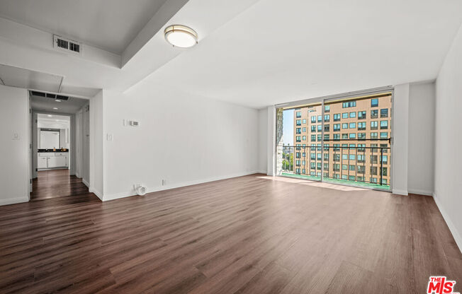 2 beds, 2 baths, 1,037 sqft, $4,500, Unit 1412