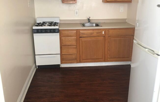 2 beds, 1 bath, 558 sqft, $1,395, Unit 1-C