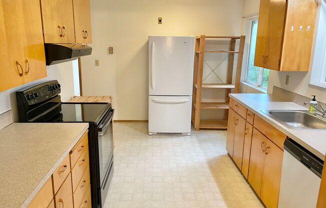 Three Bedroom Home in Whittier Heights!