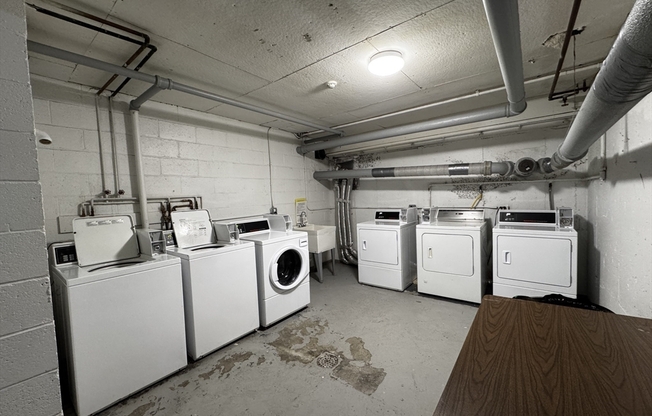 2 beds, 1 bath, 850 sqft, $2,600, Unit 49