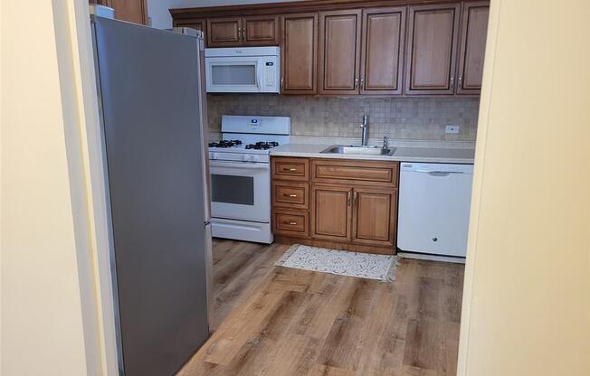 3 beds, 1 bath, 933 sqft, $3,990, Unit 1