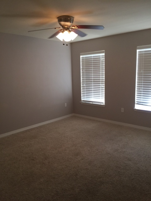 3 beds, 3 baths, $2,600