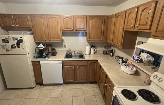 2366 COMMONWEALTH AVE