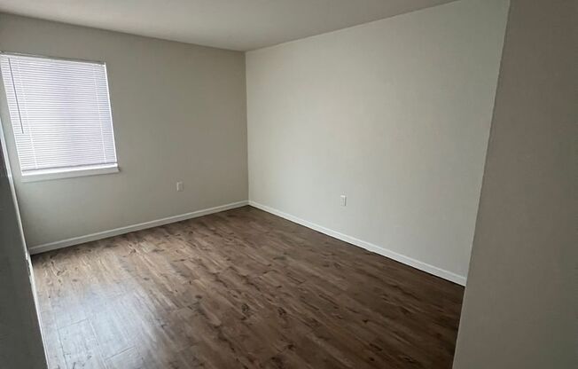 2 beds, 1 bath, 680 sqft, $875, Unit 1026A