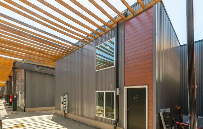 2 beds, 2 baths, 1,000 sqft, $1,627, Unit 27