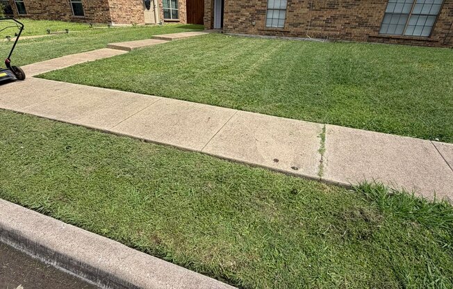 304 GREGORY LN