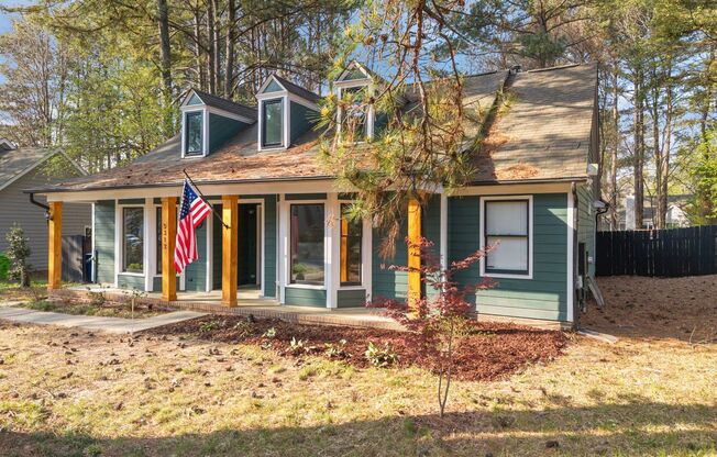 Charming 3BR Home with Large Private Yard Near Downtown Raleigh