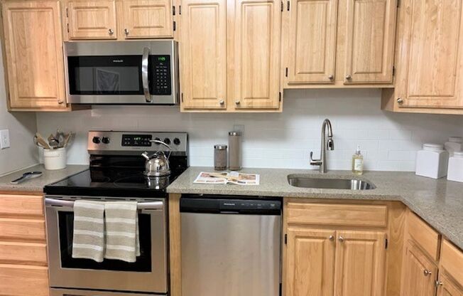 2 beds, 2 baths, 1,080 sqft, $2,380, Unit 306