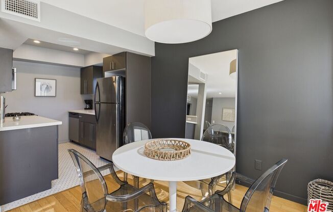 1 bed, 1 bath, 798 sqft, $4,100, Unit 205A
