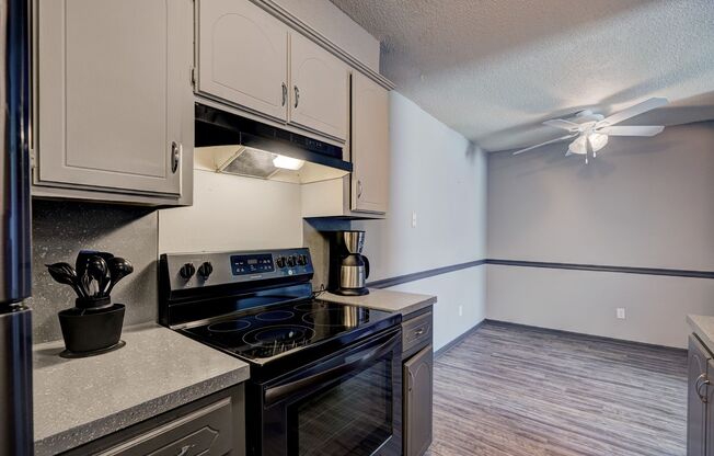 2 beds, 1.5 baths, 925 sqft, $925, Unit O4