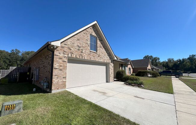 Zachary School District!  4 bedroom, 2 bath home in coveted Cedar Bend Subdivsion