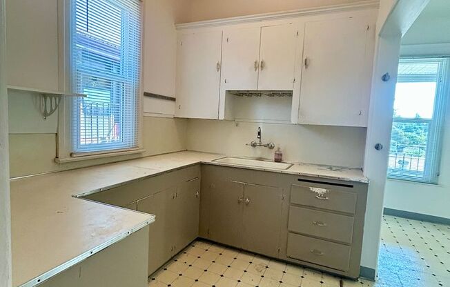 3922 WHITMAN