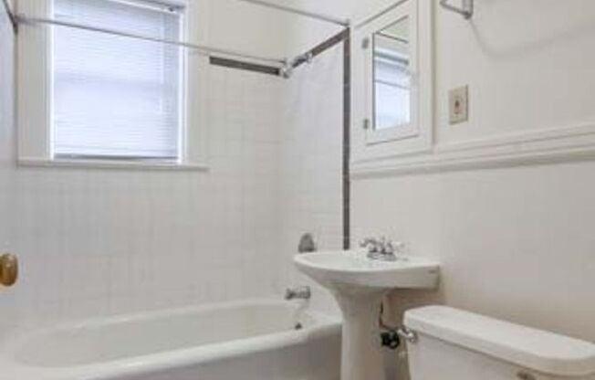 1 bed, 2 baths, 737 sqft, $1,500, Unit 101