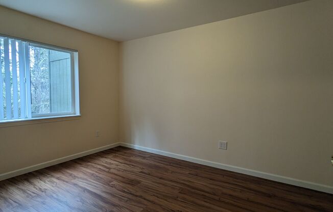 2 beds, 1 bath, 750 sqft, $1,425, Unit 26